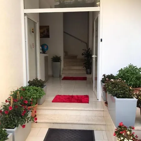 Vista Mare بيت ضيافة فلورا